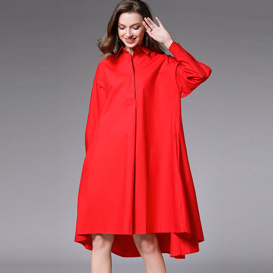 raudona marškinių tipo suknelė